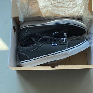Vans Chukka low black white shoes
